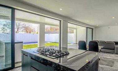 Hermosa Residencia en venta  Burgos Bugambilias