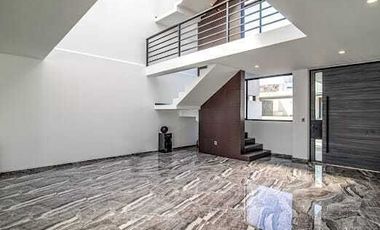 Hermosa Residencia en venta  Burgos Bugambilias