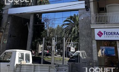 Local en  planta baja sobra Bv Galvez