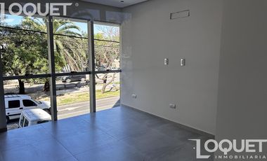 Local en  planta baja sobra Bv Galvez