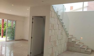 Estrene residencia 3  recámaras, jardín ,alberca, vista al fairway.