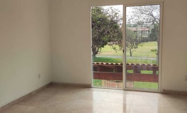 Estrene residencia 3  recámaras, jardín ,alberca, vista al fairway.