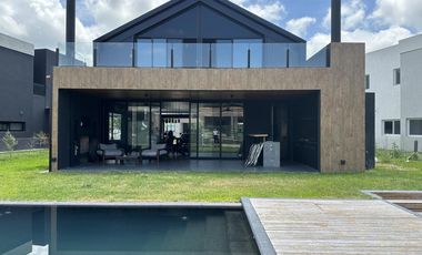 Casa en Carpinchos - Nordelta