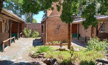 Casa con cuatro cabañas en venta - 6 dormitorios 6 baños - 298mts2 - Bahía San Blas