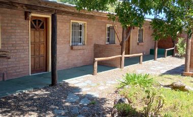 Casa con cuatro cabañas en venta - 6 dormitorios 6 baños - 298mts2 - Bahía San Blas
