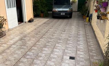 CEFERINO NAMUNCURA 3642  2 PH  VENTA IDEAL 2 FAMILIAS (REMEDIOS DE ESCALADA)