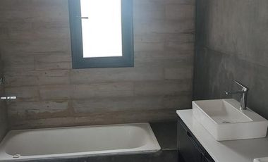 Casa en venta - 4 Dormitorios 4 Baños - 775mts2 - Escobar