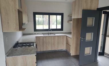 Casa en venta - 4 Dormitorios 4 Baños - 775mts2 - Escobar