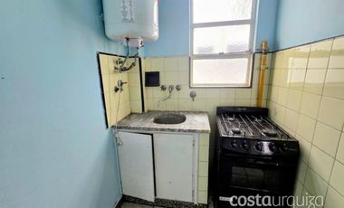 Departamento dos ambientes en Villa Martelli frente a la estación con parrilla en terraza común.