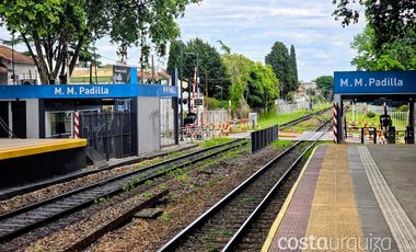 Departamento dos ambientes en Villa Martelli frente a la estación con parrilla en terraza común.