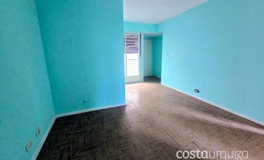 Departamento dos ambientes en Villa Martelli frente a la estación con parrilla en terraza común.