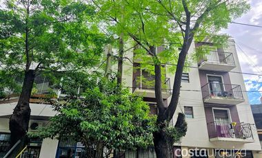 Departamento dos ambientes en Villa Martelli frente a la estación con parrilla en terraza común.
