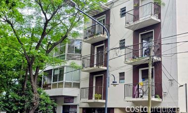 Departamento dos ambientes en Villa Martelli frente a la estación con parrilla en terraza común.