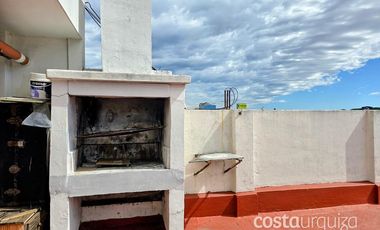 Departamento dos ambientes en Villa Martelli frente a la estación con parrilla en terraza común.