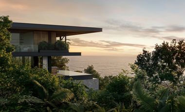 Experience Luxury Living in Huatulco's Premier Community! 4 bedroom Villa