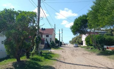 Casa en venta - 4 Dormitorios 2 Baños - Cochera - 450Mts2 - Mar del Tuyú