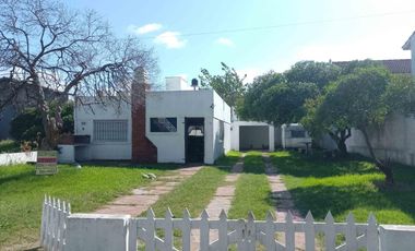 Casa en venta - 4 Dormitorios 2 Baños - Cochera - 450Mts2 - Mar del Tuyú