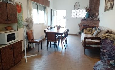 Casa en venta - 4 Dormitorios 2 Baños - Cochera - 450Mts2 - Mar del Tuyú