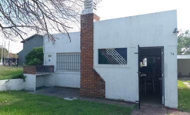 Casa en venta - 4 Dormitorios 2 Baños - Cochera - 450Mts2 - Mar del Tuyú