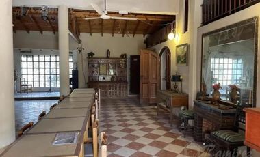 Casa en venta - 5 Dormitorios 4 Baños - Moreno