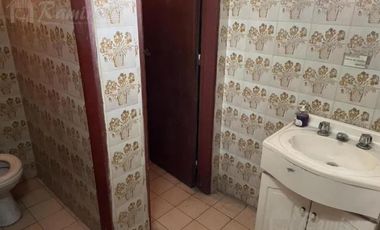 Casa en venta - 5 Dormitorios 4 Baños - Moreno