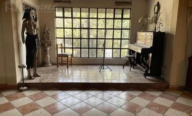 Casa en venta - 5 Dormitorios 4 Baños - Moreno