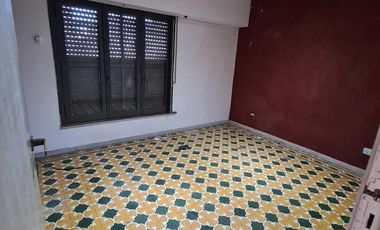 Casa en venta - 2 Dormitorios 2 Baños - Cochera - 430Mts2 - Quilmes