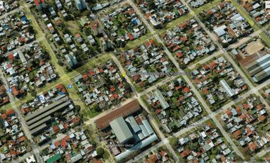 Casa en venta - 2 Dormitorios 2 Baños - Cochera - 430Mts2 - Quilmes