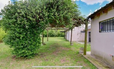 Casa en venta - 2 dormitorios 1 baño 2 cocheras - 1000mts2 - El Rodeo, Abasto [FINANCIADA]