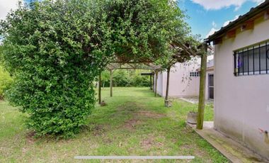 Casa en venta - 2 dormitorios 1 baño 2 cocheras - 1000mts2 - El Rodeo, Abasto [FINANCIADA]