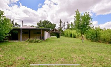 Casa en venta - 2 dormitorios 1 baño 2 cocheras - 1000mts2 - El Rodeo, Abasto [FINANCIADA]