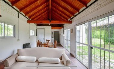 Casa en venta - 2 dormitorios 1 baño 2 cocheras - 1000mts2 - El Rodeo, Abasto [FINANCIADA]