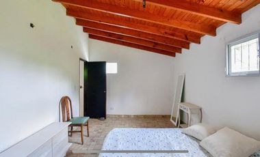 Casa en venta - 2 dormitorios 1 baño 2 cocheras - 1000mts2 - El Rodeo, Abasto [FINANCIADA]