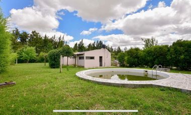 Casa en venta - 2 dormitorios 1 baño 2 cocheras - 1000mts2 - El Rodeo, Abasto [FINANCIADA]