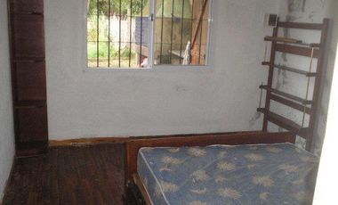 Casa en venta - 4 Dormitorios 1 Baño - Cochera - 200Mts2 - Las Toninas