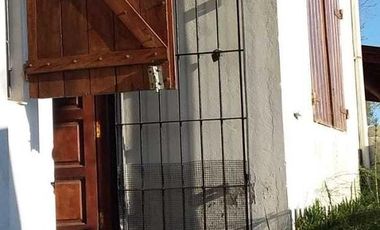 Casa en venta - 4 Dormitorios 1 Baño - Cochera - 200Mts2 - Las Toninas