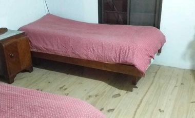 Casa en venta - 4 Dormitorios 1 Baño - Cochera - 200Mts2 - Las Toninas