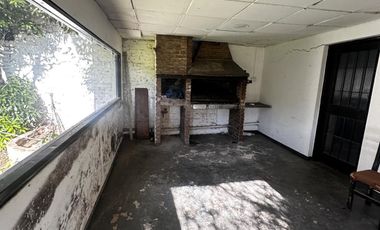 Casa en alquiler en Adrogue