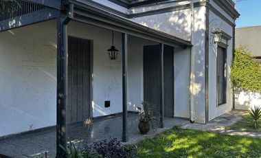 Casa en alquiler en Adrogue