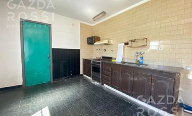 Casa en alquiler en Adrogue