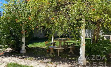 Casa en alquiler en Adrogue