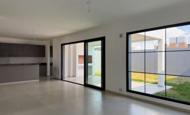 Casa en Planta baja a estrenar en Quebrada de Manantiales, Categoría