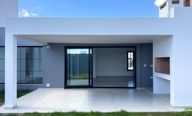 Casa en Planta baja a estrenar en Quebrada de Manantiales, Categoría