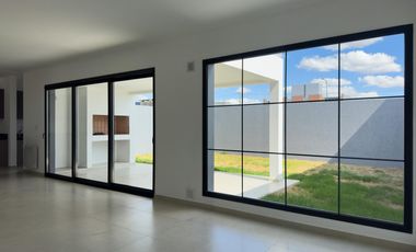 Casa en Planta baja a estrenar en Quebrada de Manantiales, Categoría