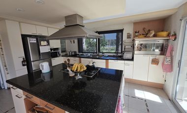 Casa en Abril Club De Campo