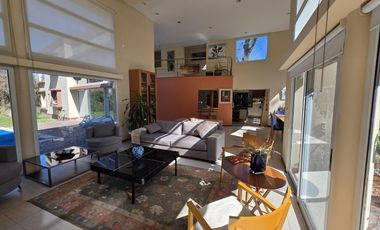 Casa en Abril Club De Campo