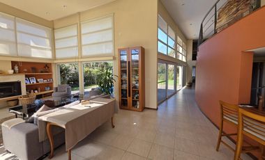 Casa en Abril Club De Campo