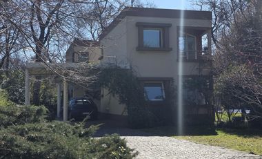 Casa en Abril Club De Campo