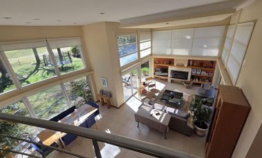 Casa en Abril Club De Campo