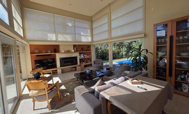 Casa en Abril Club De Campo